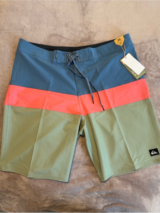 Quiksilver Other - Quiksilver Men's Colorblock Board Shorts